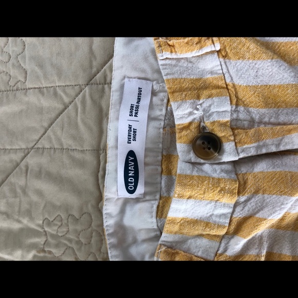 stripped shorts - Picture 3 of 4